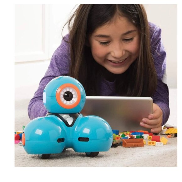 Wonder Workshop Dash Coding Robot For Kids 6+ - Picture 1 of 11